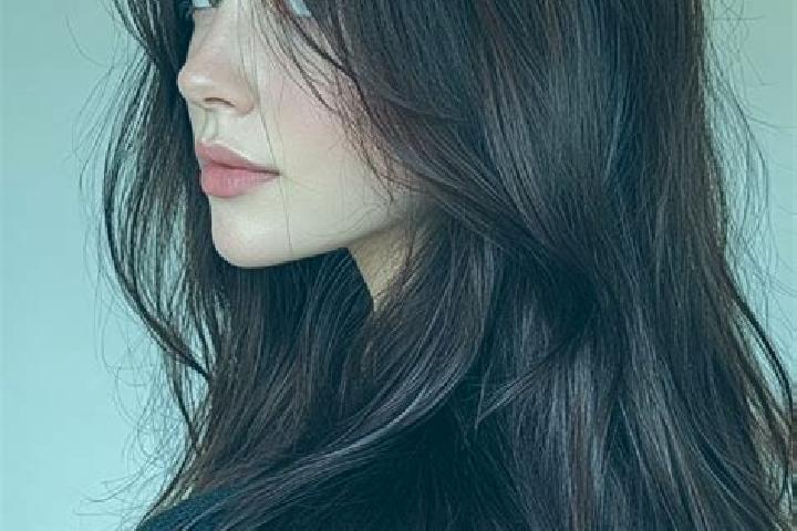 Rose, 21, a auburn dark-eyed asian companion based in San Martin del Castanar. Offering GFE, Girlfriend Experience, Roleplay, Duos, A-Level. Available for in...