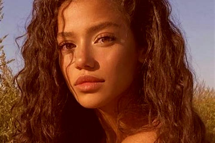 Rose, 21, a black blue-eyed latina companion based in Donsoe. Offering A-Level, OWO, Prostate Massage, GFE. Available for incall and outcall, day and evening...