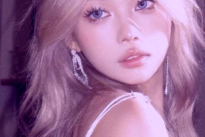 Rose, 21, a blonde blue-eyed asian companion based in Rax. Offering Tantra, OWO, BDSM. Available for incall and outcall, overnight bookings available.