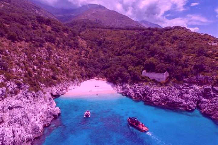 Rose, 21 — Escort in Karaburun, Turkey