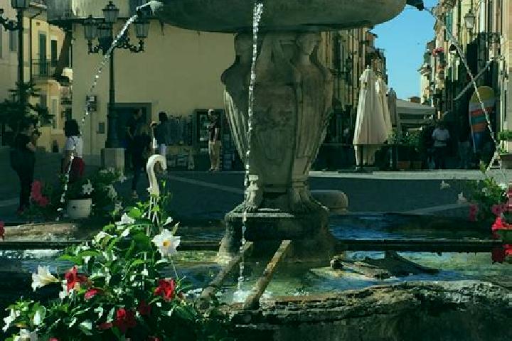 Rose, 21 — Escort in Roncolo, Italy