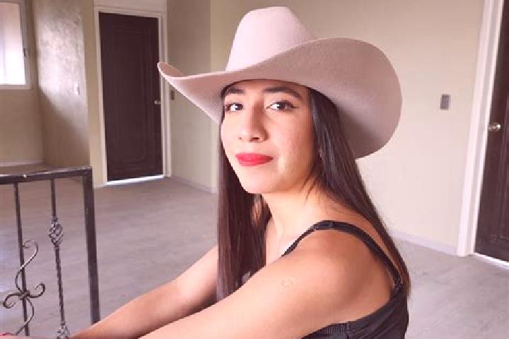 Rose, 21 — Escort in Santiago Tlapacoya, Mexico