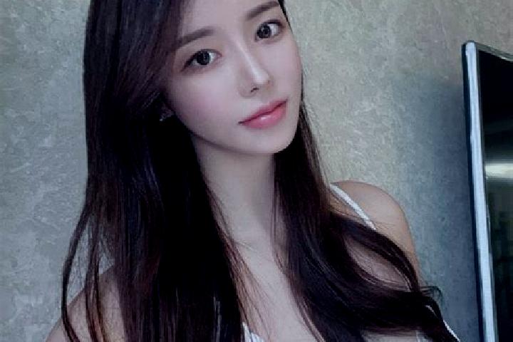 Rose, 21 — Escort in Sindong, South Korea