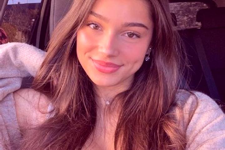 Rose, 22, a brunette hazel-eyed mixed companion based in Bokurdak. Offering Tantra, CIM. Available for incall and outcall, day and evening dates.