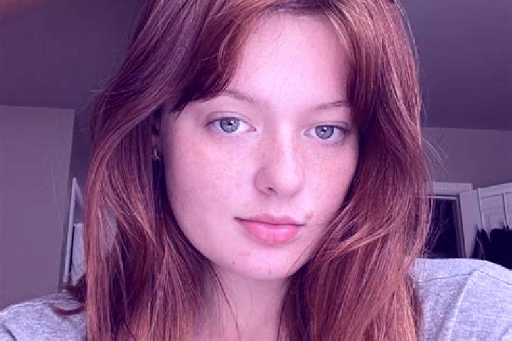 Rose, 22, a chestnut blue-eyed european companion based in Albalat de la Ribera. Offering Travel Companion, Fetish, Party Girl, Prostate Massage. Available f...