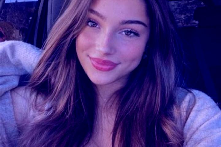 Rose, 22, a dark blonde green-eyed latina companion based in Casalromano. Offering A-Level, 69, Tantra. Available for incall and outcall, day and evening dates.
