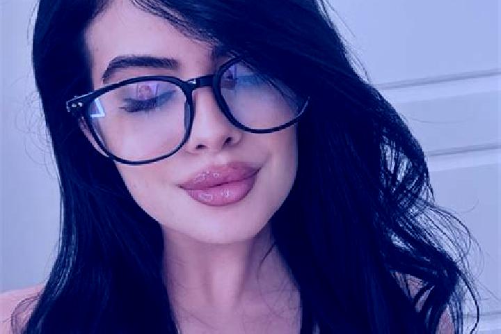 Rose, 22 — Escort in Amajari, Brazil