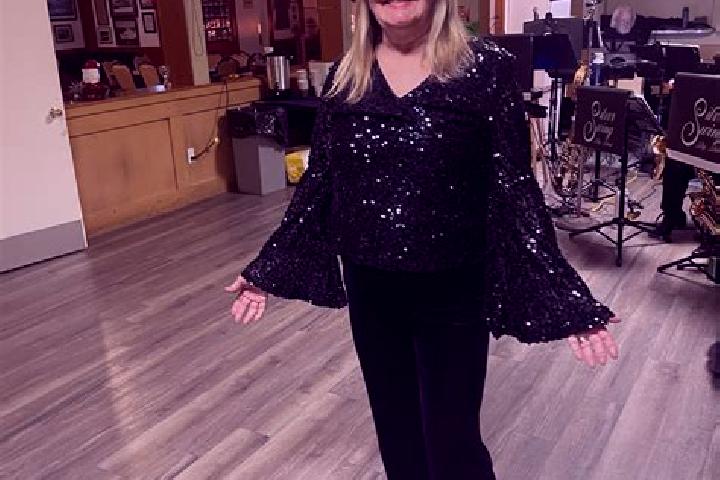 Rose, 22 — Escort in Binbrook, Canada