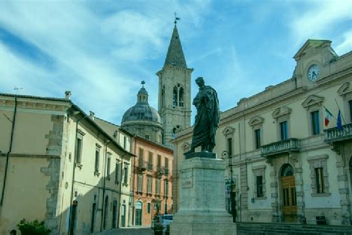 Rose, 22 — Escort in Civitella Roveto, Italy