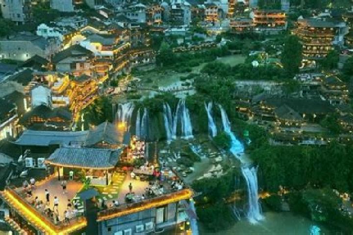Rose, 22 — Escort in Huotong, China