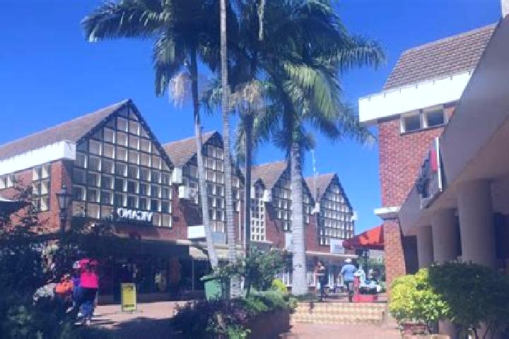 Rose, 22 — Escort in Lalapanzi, Zimbabwe