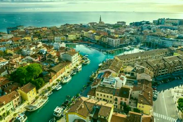 Rose, 22 — Escort in Rivignano, Italy