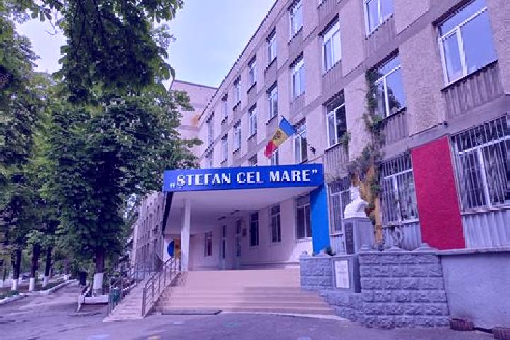 Rose, 22 — Escort in Stefan Cel Mare, Romania