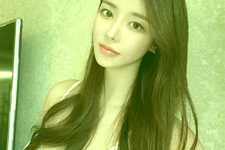 Rose, 22 — Escort in Yengiawat, China