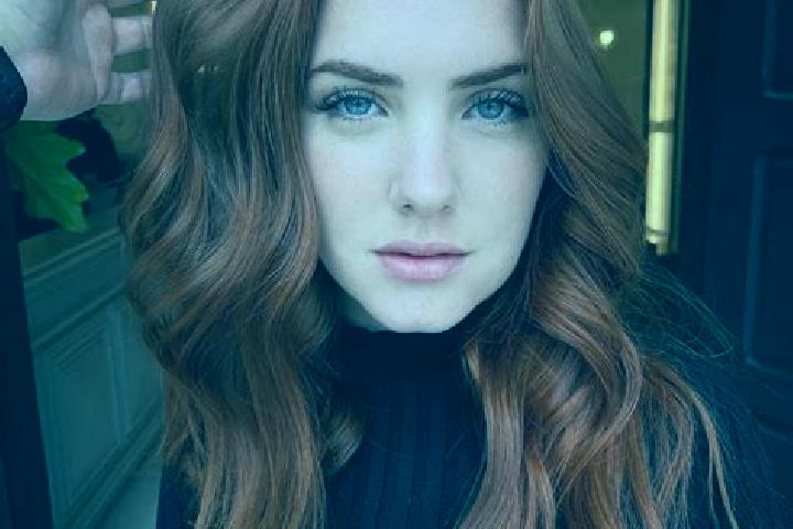 Rose, 23, a auburn blue-eyed mixed companion based in Hiriyur. Offering Prostate Massage, Domination. Available for incall and outcall, overnight bookings av...