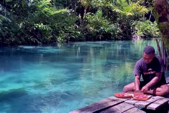 Rose, 23 — Escort in Genyem, Indonesia