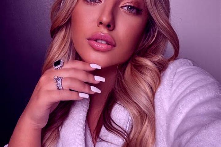 Rose, 23 — Escort in Irmstett, France