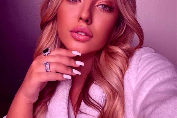 Rose, 23 — Escort in Mirkow, Poland