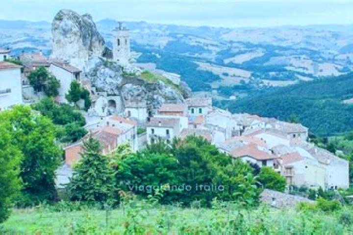 Rose, 23 — Escort in Pietracupa, Italy