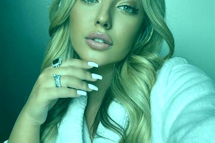 Rose, 23 — Escort in Shebutyntsi, Ukraine