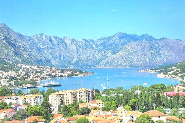 Rose, 23 — Escort in Skaljari, Montenegro