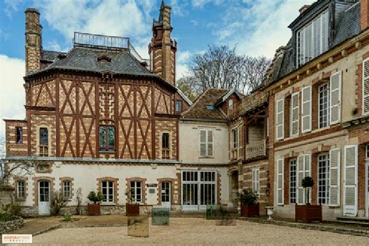 Rose, 23 — Escort in Thomery, France