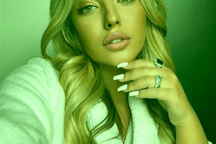 Rose, 23 — Escort in Tillenay, France