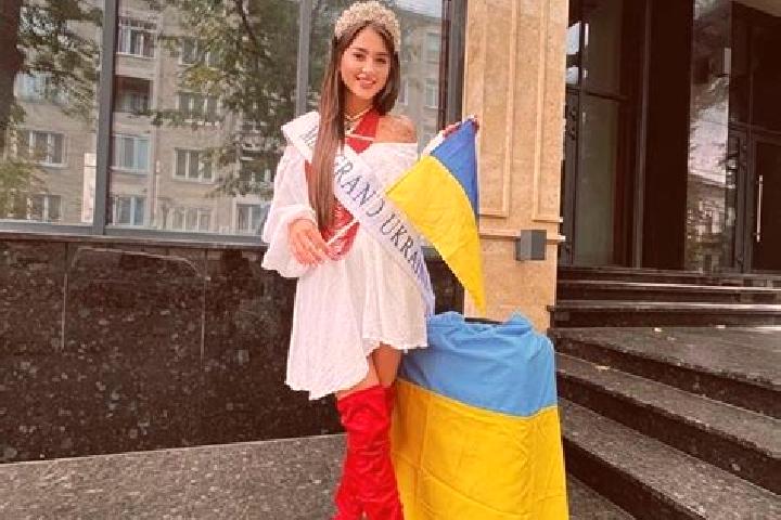 Rose, 23 — Escort in Vasyliv, Ukraine