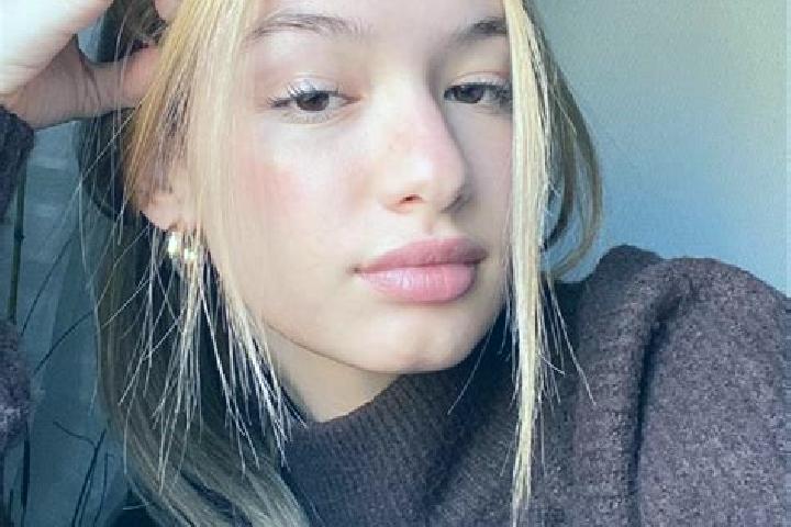 Rose, 24, a blonde brown-eyed indian companion based in Welney. Offering Duos, Overnight. Available for incall and outcall, overnight bookings available.