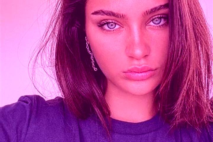 Rose, 24, a brunette dark-eyed caribbean companion based in Graus. Offering Duos, Deep French Kissing, Dinner Date, Couples, OWO. Available for incall and ou...