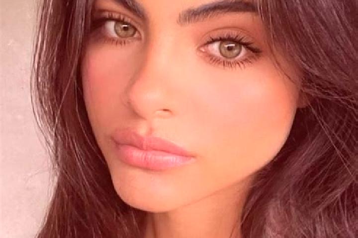 Rose, 24, a brunette green-eyed caribbean companion based in Talant. Offering Roleplay, Deep French Kissing, A-Level, Domination. Available for incall and ou...