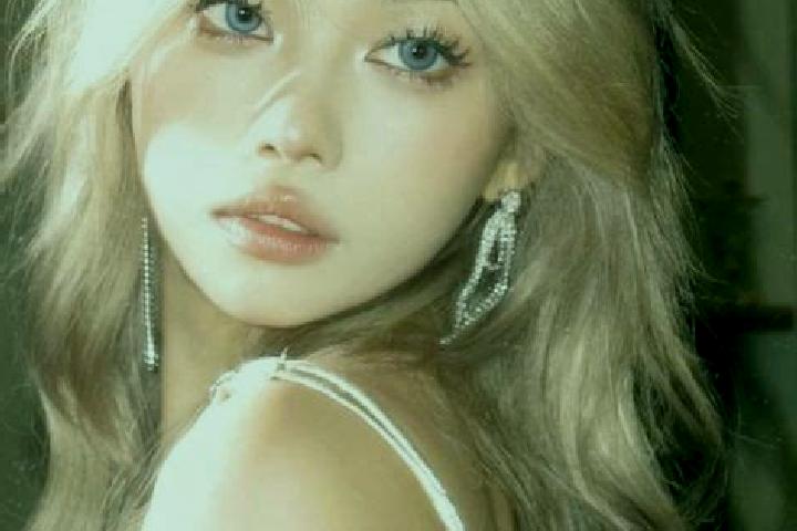 Rose, 24, a platinum blonde hazel-eyed asian companion based in Nong Phok. Offering Couples, Girlfriend Experience, OWO, Erotic Massage. Available for incall...