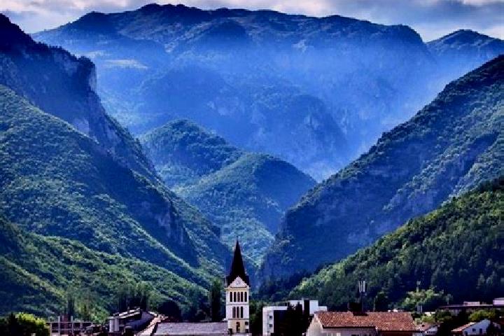 Rose, 24 — Escort in Lybeniq, Kosovo