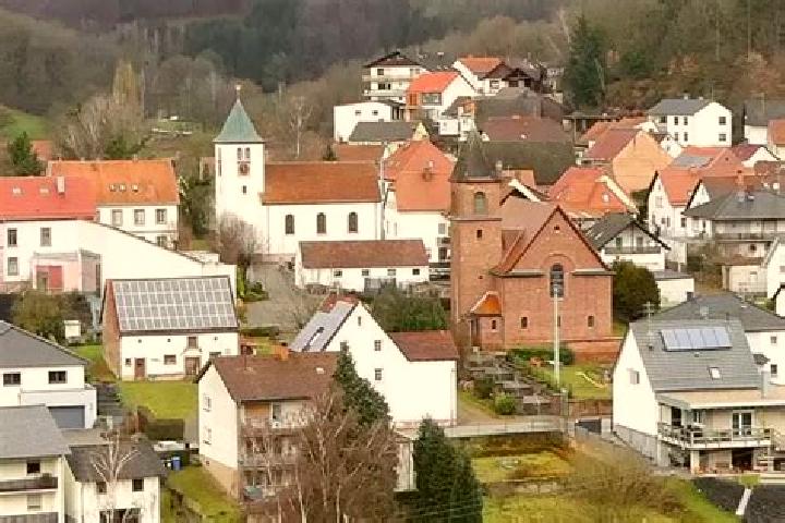 Rose, 24 — Escort in Mittelbrunn, Germany