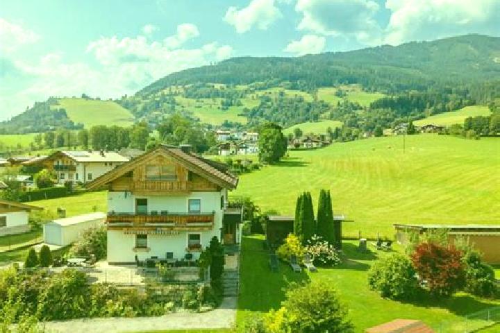 Rose, 24 — Escort in Walchen, Austria