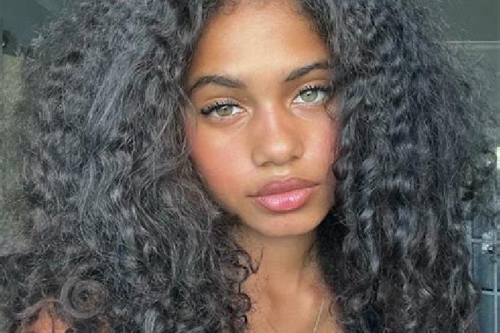 Rose, 25, a black grey-eyed ebony companion based in Lascano. Offering Fetish, 69, Couples, BDSM, Travel Companion. Available for incall and outcall, overnig...