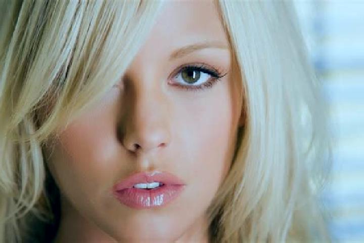 Rose, 25, a blonde brown-eyed caribbean companion based in East Wellington. Offering Duos, Deep French Kissing, Prostate Massage, Couples. Available for inca...