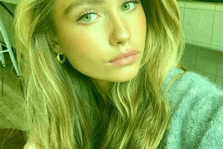 Rose, 25, a dark blonde hazel-eyed mediterranean companion based in Mriyunan. Offering GFE, Duos, Domination. Available for incall and outcall, day and eveni...