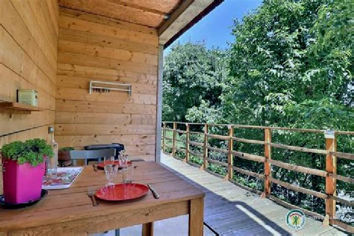 Rose, 25 — Escort in Charmes-sur-Rhone, France