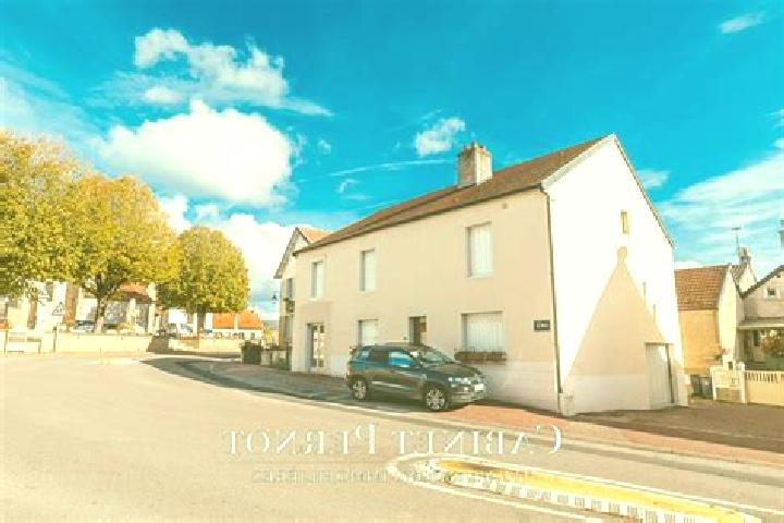 Rose, 25 — Escort in Messigny-et-Vantoux, France