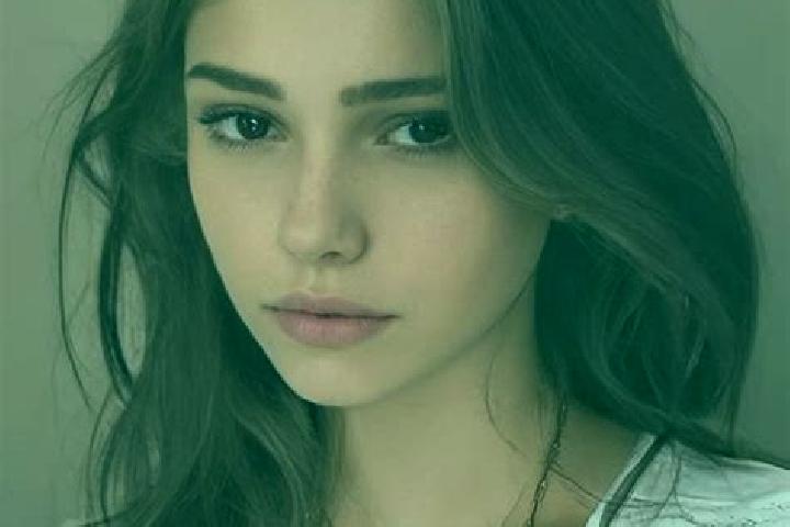 Rose, 26, a chestnut dark-eyed slavic companion based in Glangouale. Offering Duos, GFE, CIM. Available for incall and outcall, day and evening dates.