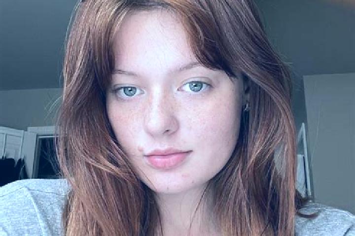 Rose, 26, a red dark-eyed mixed companion based in Casavieja. Offering CIM, Couples. Available for incall and outcall, overnight bookings available.