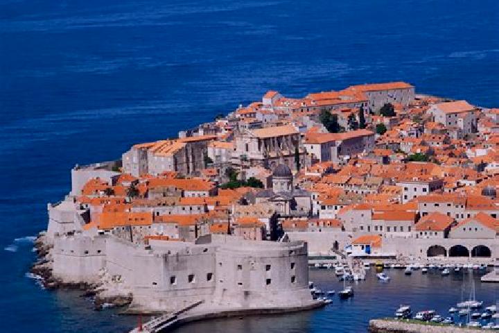 Rose, 26 — Escort in Ilaca, Croatia