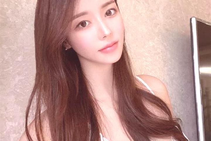 Rose, 26 — Escort in Jinhaihu, China