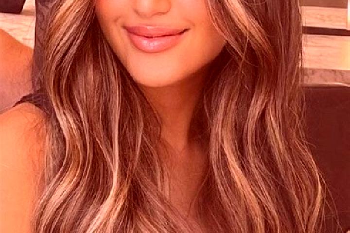 Rose, 27, a dark blonde amber-eyed latina companion based in Garcov. Offering A-Level, Duos. Available for incall and outcall, overnight bookings available.