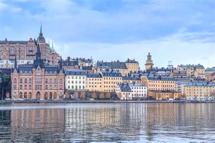 Rose, 27 — Escort in Jaerlasa, Sweden