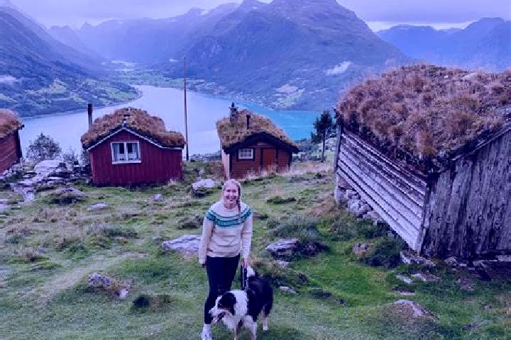 Rose, 27 — Escort in Kjenn, Norway