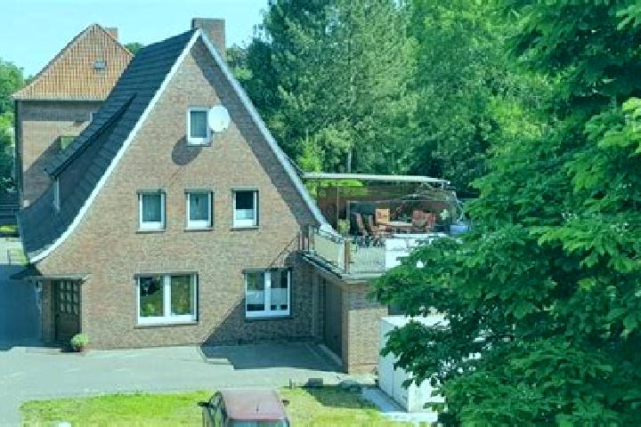 Rose, 27 — Escort in Neuhaus an der Oste, Germany