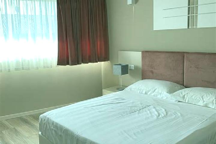 Rose, 27 — Escort in Villa Pedergnano, Italy