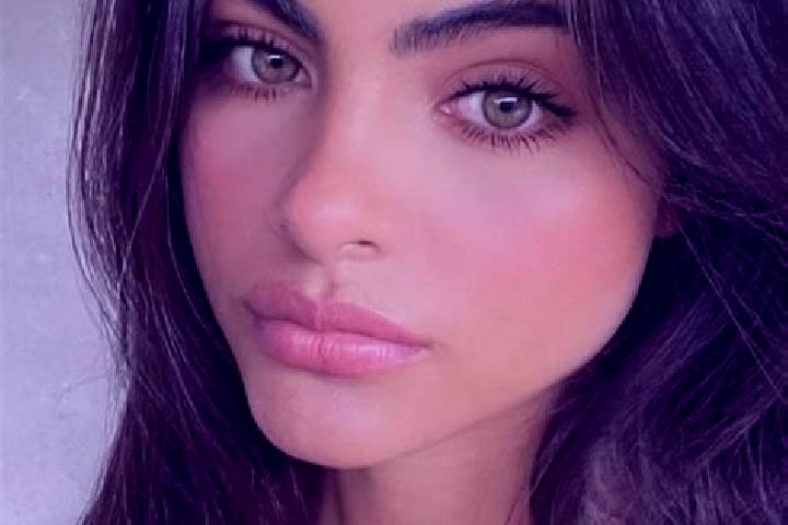Rose, 28, a black green-eyed indian companion based in Appel. Offering OWO, Girlfriend Experience, Roleplay, Prostate Massage. Available for incall and outca...